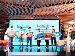 Pulihkan Pariwisata, BRI-Kemenpar Luncurkan Kartu Debit untuk Siswa