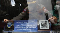 Stiker Khusus untuk Bus yang Boleh Beroperasi saat Mudik Dilarang