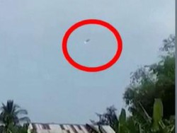 Detik-detik Helikopter Militer Myanmar Jatuh Ditembak Pemberontak