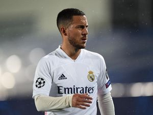 Eden Hazard Ragu dengan Kaki Eden Hazard Ragu dengan Kaki