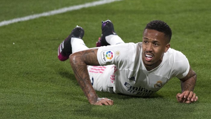 Real Madrids Brazilian defender Eder Militao reacts during the Spanish League football match between Cadiz and Real Madrid at the Ramon de Carranza stadium in Cadiz on April 21, 2021. (Photo by JORGE GUERRERO / AFP)