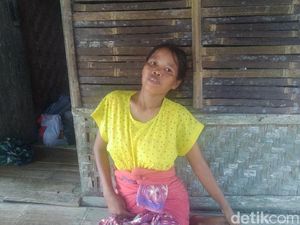Cerita Enah, Ibu Hamil Ditandu Melintasi Hutan Pandeglang Cerita Enah, Ibu Hamil Ditandu Melintasi Hutan Pandeglang
