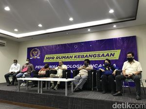 Freddy Numberi-Lenis Kogoya Minta Status Teroris KKB Papua Dikaji Ulang Freddy Numberi-Lenis Kogoya Minta Status Teroris KKB Papua Dikaji Ulang