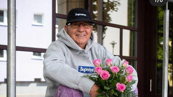 10 Foto Kakek Hypebeast, Sering Tiru Gaya Fashion Rapper