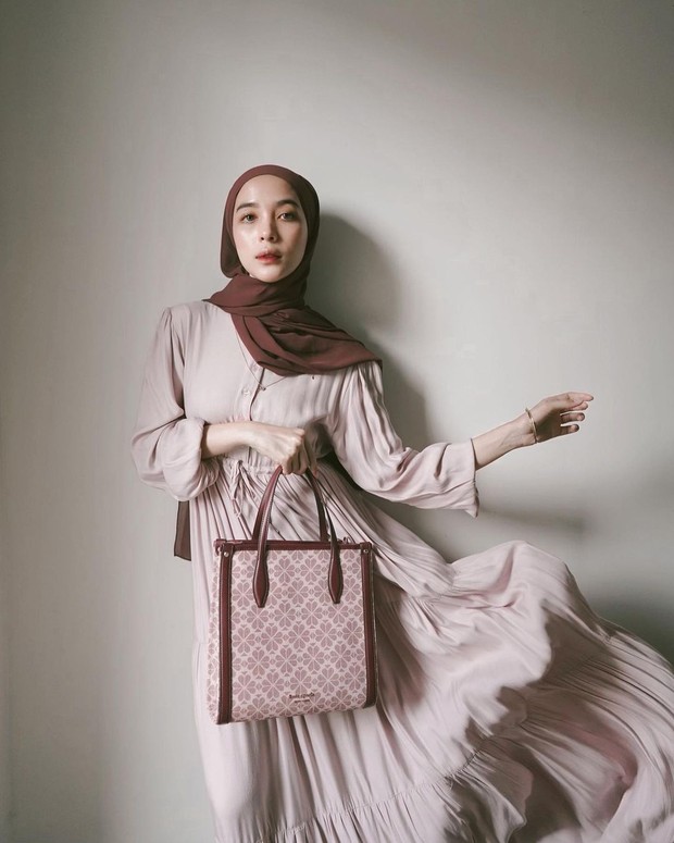 Ide OOTD Lebaran 2021/sumber: www.instagram.com/hamidahrachmayanti/ OOTD ala Hamidah Rachmayanti yang bisa dipakai saat lebaran.