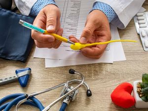 Menelan Sperma Bisa Bikin Awet Muda, Mitos atau Fakta? Menelan Sperma Bisa Bikin Awet Muda, Mitos atau Fakta?