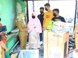 Rumah Pengusaha Kuliner di Mojokerto Terbakar, Pemkot Beri Bantuan