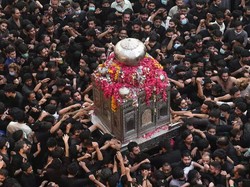 Ribuan Orang di Pakistan Hadiri Acara Keagamaan, Banyak yang Tanpa Masker