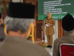 Pemkab Serang-Baznas Salurkan Insentif Guru Ngaji hingga Beasiswa