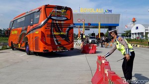 Polres Boyolali Sekat Pemudik di Exit Tol Mojosongo