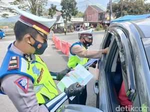 Ratusan Kendaraan Diputarbalik Petugas di Perbatasan Garut