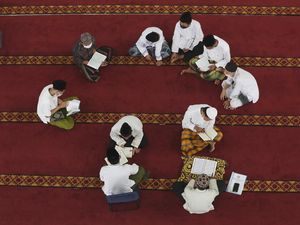 Hukum Melaksanakan Iktikaf di Masjid pada Bulan Ramadan