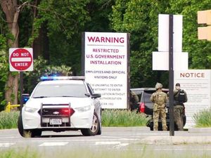 FBI Tembak Orang Bersenjata yang Hendak Masuk ke Markas CIA