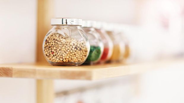 Picture showing jars with spices in the kitchen