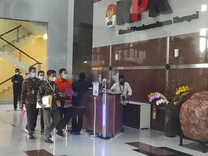 Eks Pejabat Ditjen Pajak Tersangka Kasus Suap Ajukan Praperadilan Eks Pejabat Ditjen Pajak Tersangka Kasus Suap Ajukan Praperadilan