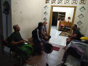 Polisi Tangkap Pria yang Viral Membodohkan Pengunjung Mal Bermasker