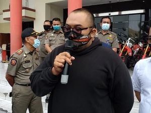 Ganjaran Duta Prokes untuk Pria yang Membodohkan Pengunjung Mal Bermasker