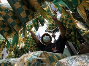 Wow! Pasar Asemka Jual Ketupat Raksasa