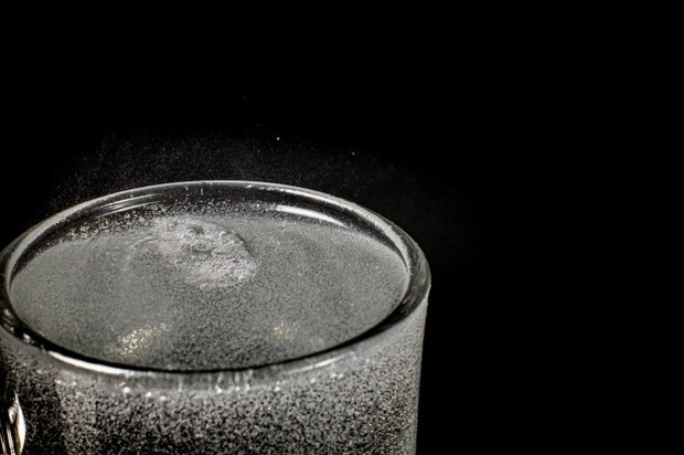 Tren Skincare Mencuci Wajah dengan Air Soda