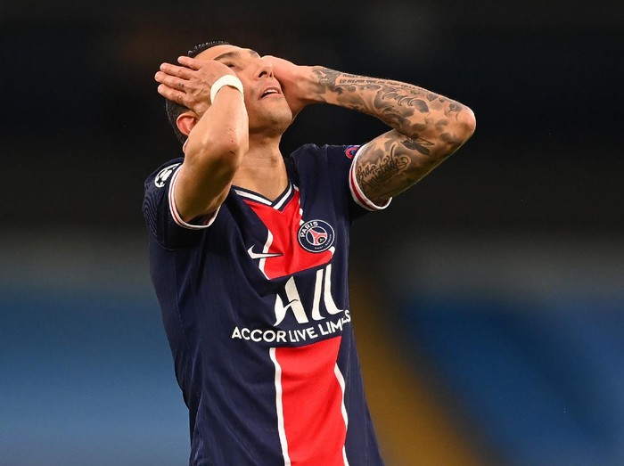 MANCHESTER, ENGLAND - MAY 04: Angel Di Maria of Paris Saint-Germain reacts during the UEFA Champions League Semi Final Second Leg match between Manchester City and Paris Saint-Germain at Etihad Stadium on May 04, 2021 in Manchester, England. Sporting stadiums around the UK remain under strict restrictions due to the Coronavirus Pandemic as Government social distancing laws prohibit fans inside venues resulting in games being played behind closed doors. (Photo by Laurence Griffiths/Getty Images)