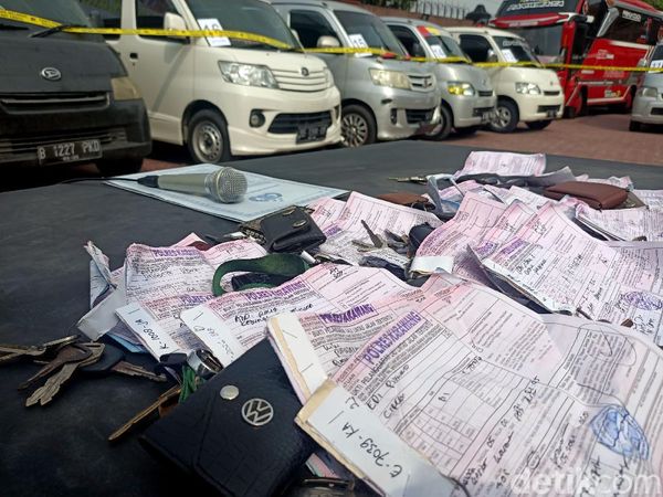 Angkut Penumpang Ilegal, 32 Travel Gelap Kena Tilang di Karawang
