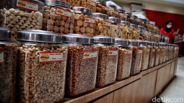 Berburu Aneka Kue Kering Jelang Lebaran