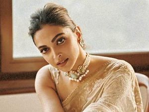 Foto: Deepika Padukone Positif Corona, Terdampak Tsunami Corona di India Foto: Deepika Padukone Positif Corona, Terdampak Tsunami Corona di India