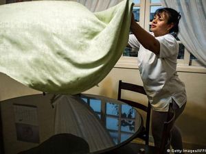 Hong Kong Tunda Rencana Wajibkan Vaksin COVID-19 bagi Pekerja Migran