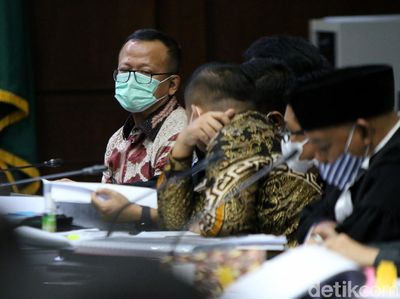 Momen Edhy Prabowo Jalani Sidang Lanjutan Korupsi Ekspor Benur