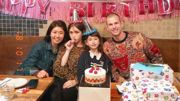 Intip Pose Keren Jeon Somi eks IOI yang Hobi Ngemil