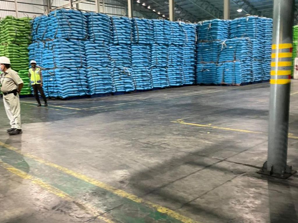 Geger Gula Rafinasi Langka di Jawa Timur, Kemendag Buka Suara Geger Gula Rafinasi Langka di Jawa Timur, Kemendag Buka Suara