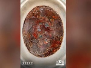 Masya Allah! Begini Indahnya Warna Asli Batu Surga Hajar Aswad