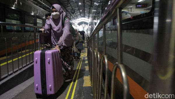 H-1 Larangan Mudik, Stasiun Yogyakarta Terpantau Ramai