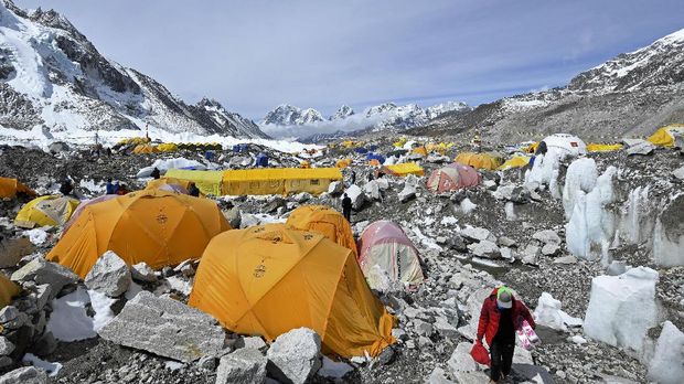 Tents of mountaineers are pictured at the Everest base camp in the Mount Everest region of Solukhumbu district on May 3, 2021. (Photo by Prakash MATHEMA / AFP)