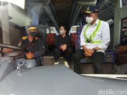 Jelang Larangan Mudik, Puan dan Budi Karya Cek Terminal-Stasiun Cirebon