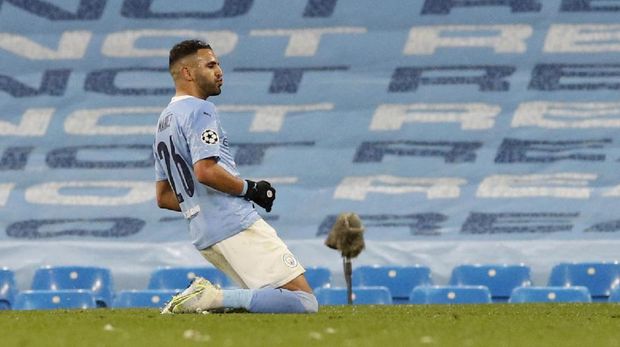 Soccer Football - Champions League - Semi Final Second Leg - Manchester City v Paris St Germain - Etihad Stadium, Manchester, Britain - May 4, 2021 Manchester City's Riyad Mahrez celebrates scoring their second goal REUTERS/Phil Noble