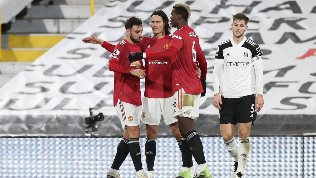 Bruno Fernandes Minta Hal Ini pada Pogba dan Cavani. (Foto: Getty Images/Pool)