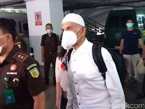 Mark Sungkar Sebut Kasus Dugaan Korupsinya Dipaksakan Mark Sungkar Sebut Kasus Dugaan Korupsinya Dipaksakan