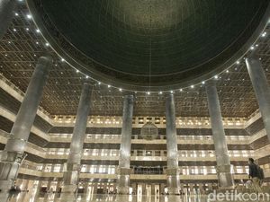 Viral Lampu Warna-warni Masjid Istiqlal, Ini Penjelasan Waskita Karya Viral Lampu Warna-warni Masjid Istiqlal, Ini Penjelasan Waskita Karya