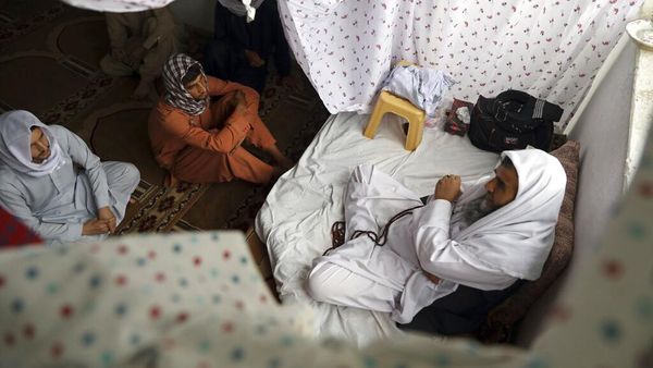 Mengintip Itikaf Warga Afghanistan