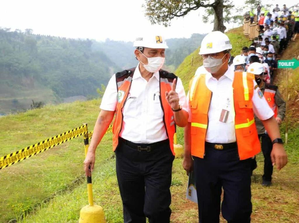 Arahan Menko Luhut Agar Penanganan Banjir Jakarta Terintegrasi Arahan Menko Luhut Agar Penanganan Banjir Jakarta Terintegrasi