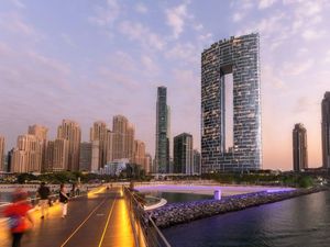 Pelabuhan Dubai yang Mau Melek Teknologi