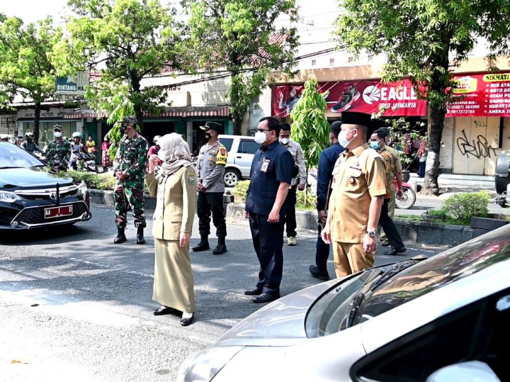 Pemkab Resmi Uji Coba Jalur Satu Arah di Jalan Protokol Kebumen Pemkab Resmi Uji Coba Jalur Satu Arah di Jalan Protokol Kebumen