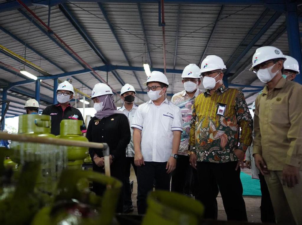 Bupati Sleman Pastikan Stok LPG 3 Kg Terpenuhi Jelang Idul Fitri Bupati Sleman Pastikan Stok LPG 3 Kg Terpenuhi Jelang Idul Fitri