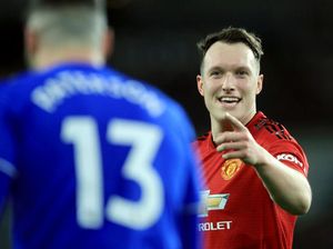 Phil Jones yang Terlupakan Phil Jones yang Terlupakan