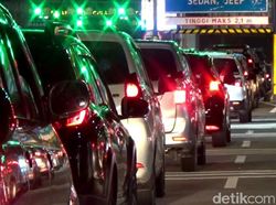 Tol Cikampek Macet Panjang Jelang One Way di KM 47