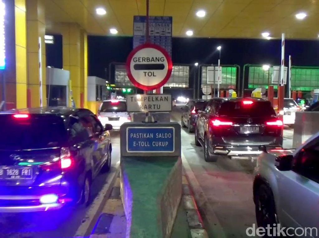 Suka Bikin Antre, Berapa Kecepatan Transaksi di Gerbang Tol? Suka Bikin Antre, Berapa Kecepatan Transaksi di Gerbang Tol?