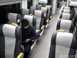 Sunyi Sepi Kereta Bandara Jelang Berhenti Operasi Sementara