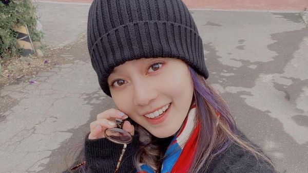 8 Foto Istri Cantik Bintang Meteor Garden Vic Zhou yang Jarang Terekspos