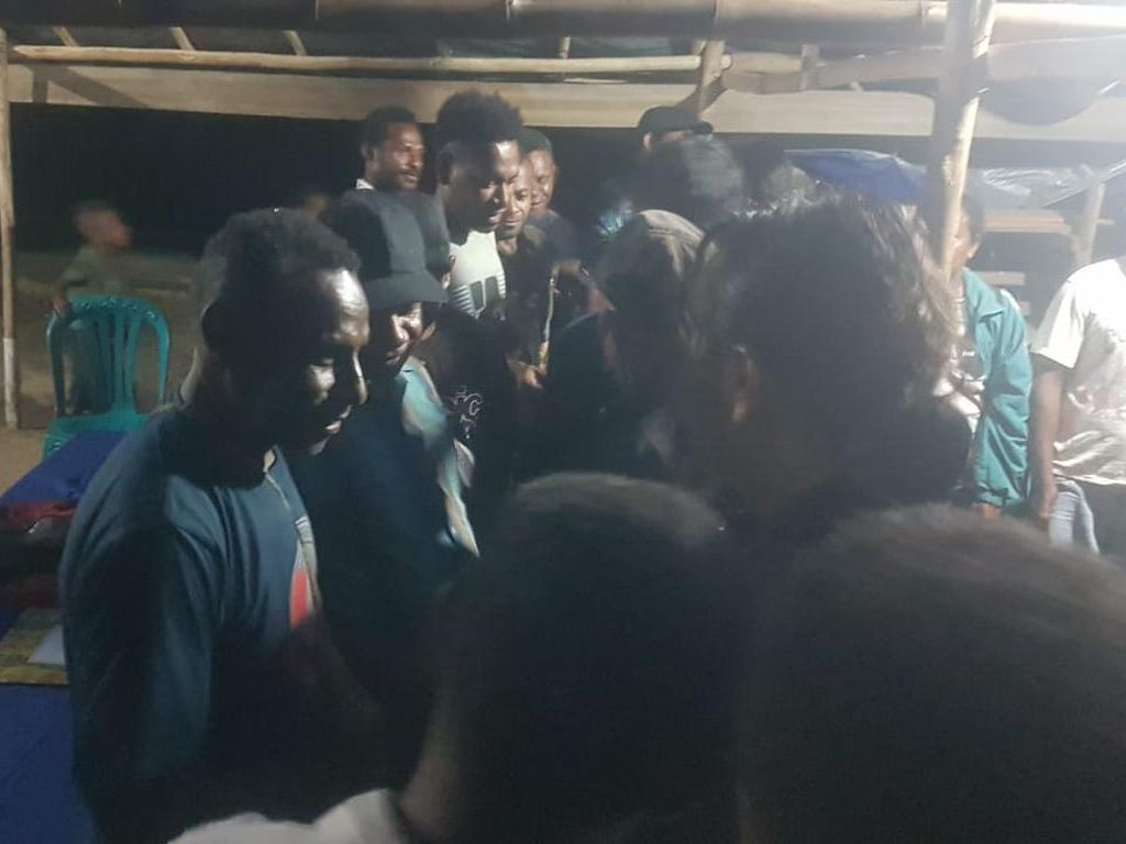 Ngaku Diperalat, Gubernur Nabire OPM-17 Anggota Ikrar Kembali ke NKRI Ngaku Diperalat, Gubernur Nabire OPM-17 Anggota Ikrar Kembali ke NKRI